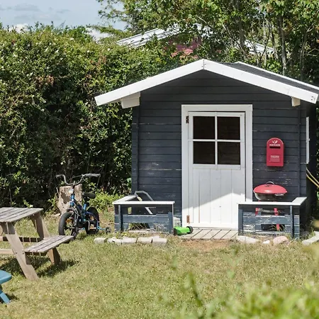 Family On Eno Offers Idyllic Island Life * Karrebæksminde