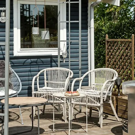 Family On Eno Offers Idyllic Island Life